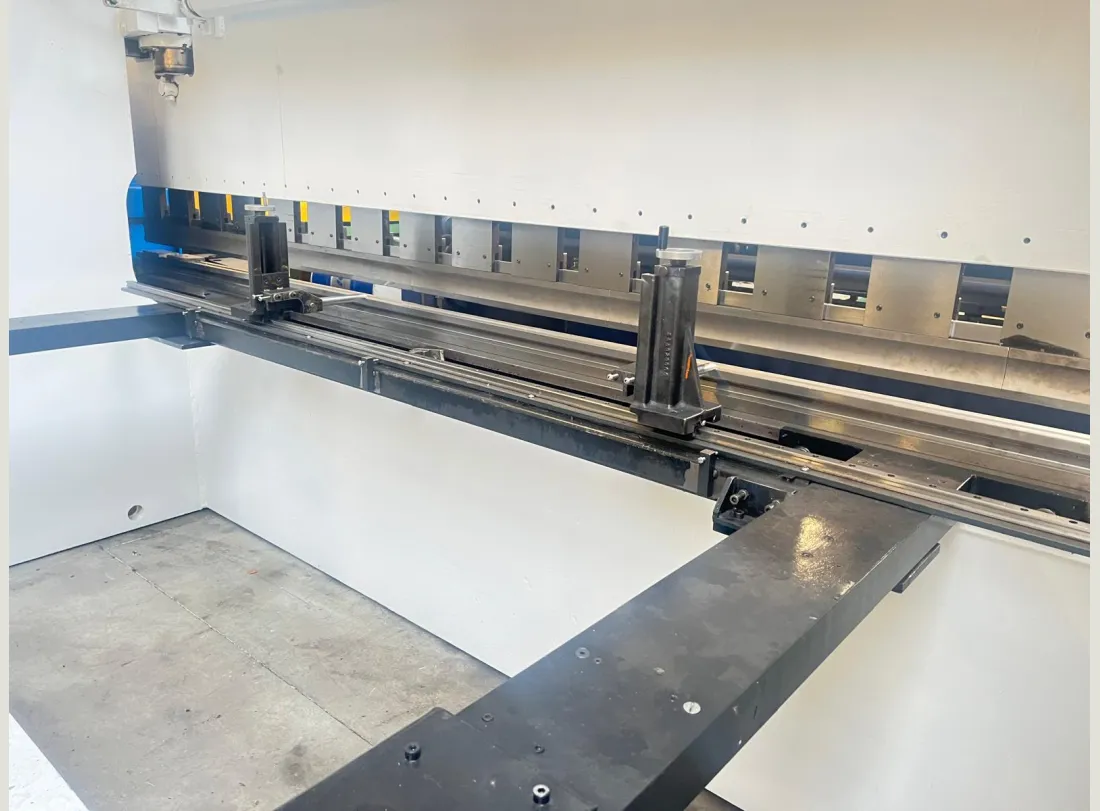 Presse plieuse LVD 4000 x 200T 8