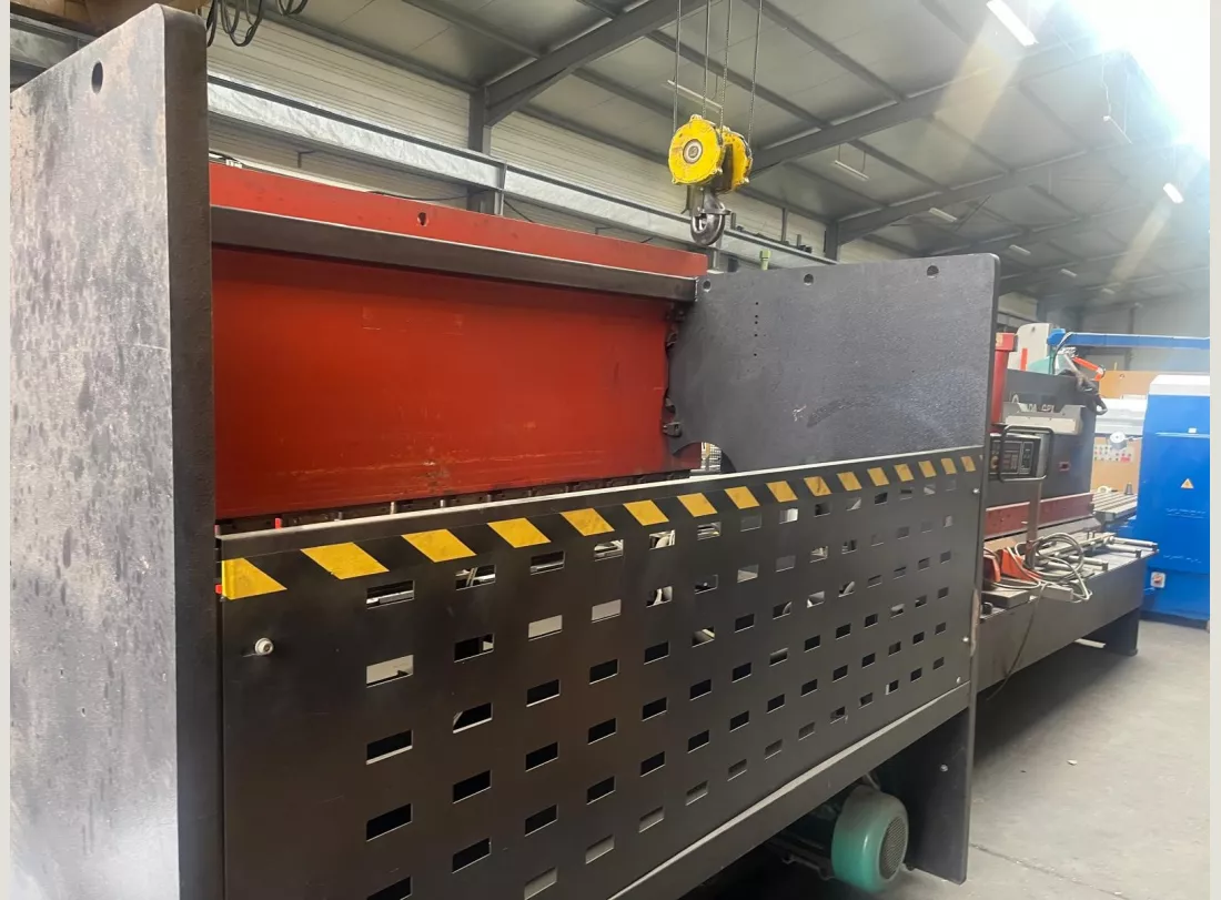 Presse Plieuse AMADA ITS 3000 x125T 3