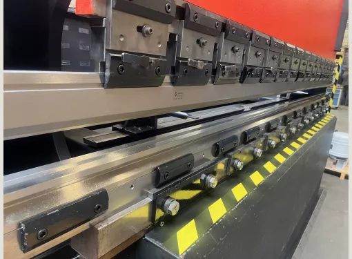 Presse plieuse AMADA PROMECAM ITS 3000 x 125T
