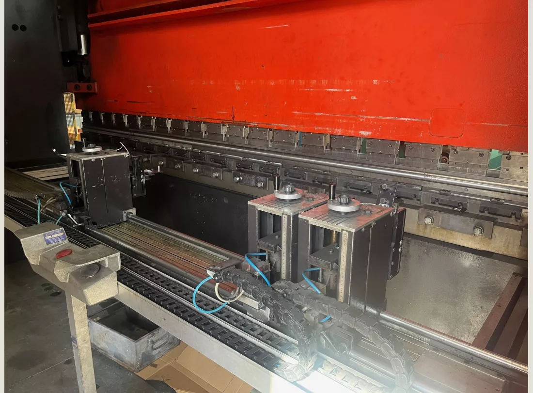 Presse Pieuse AMADA HFB 4000 x 220T 5