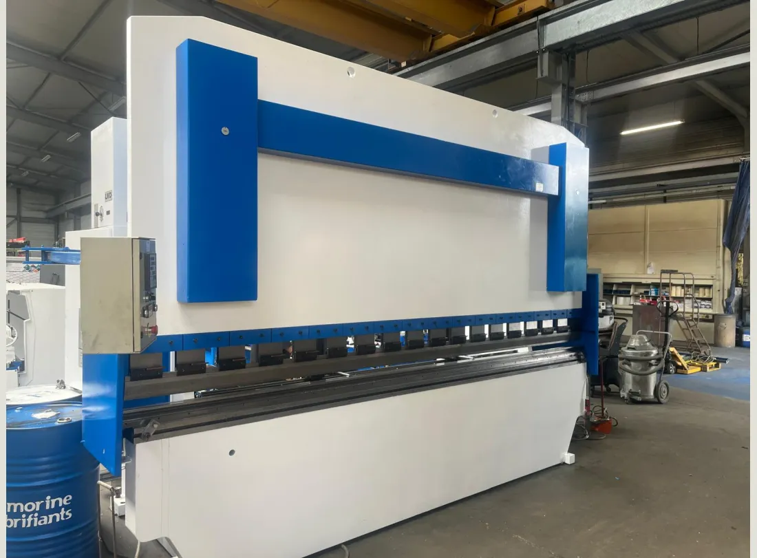 Presse plieuse LVD 4000 x 200T 1