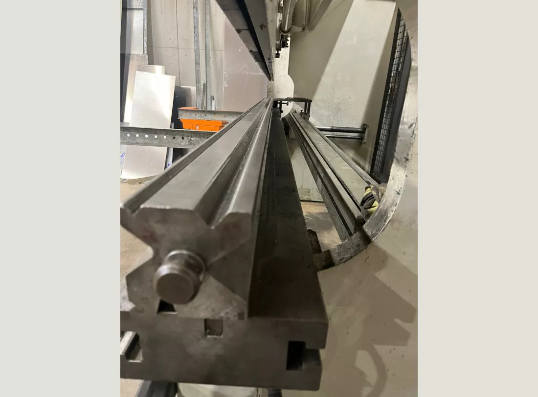 Presse Plieuse LVD 3000 x 135T 3