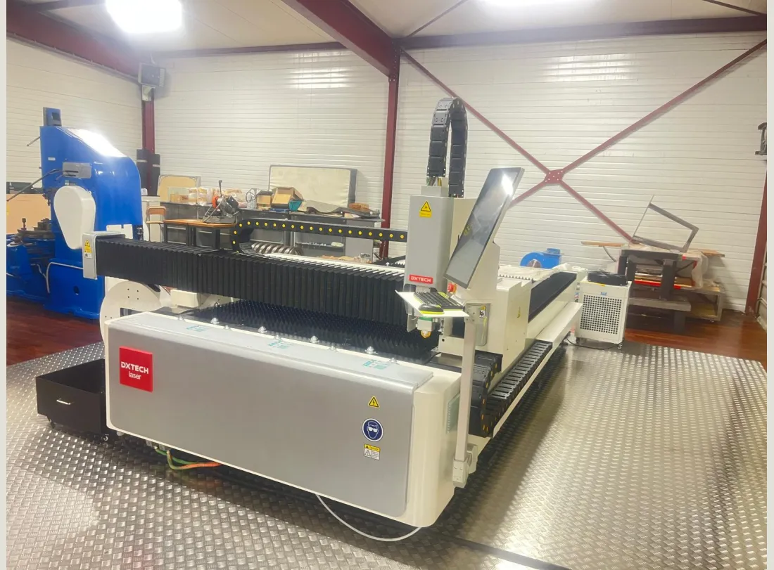 Machine de découpe LASER DX1530FL 2