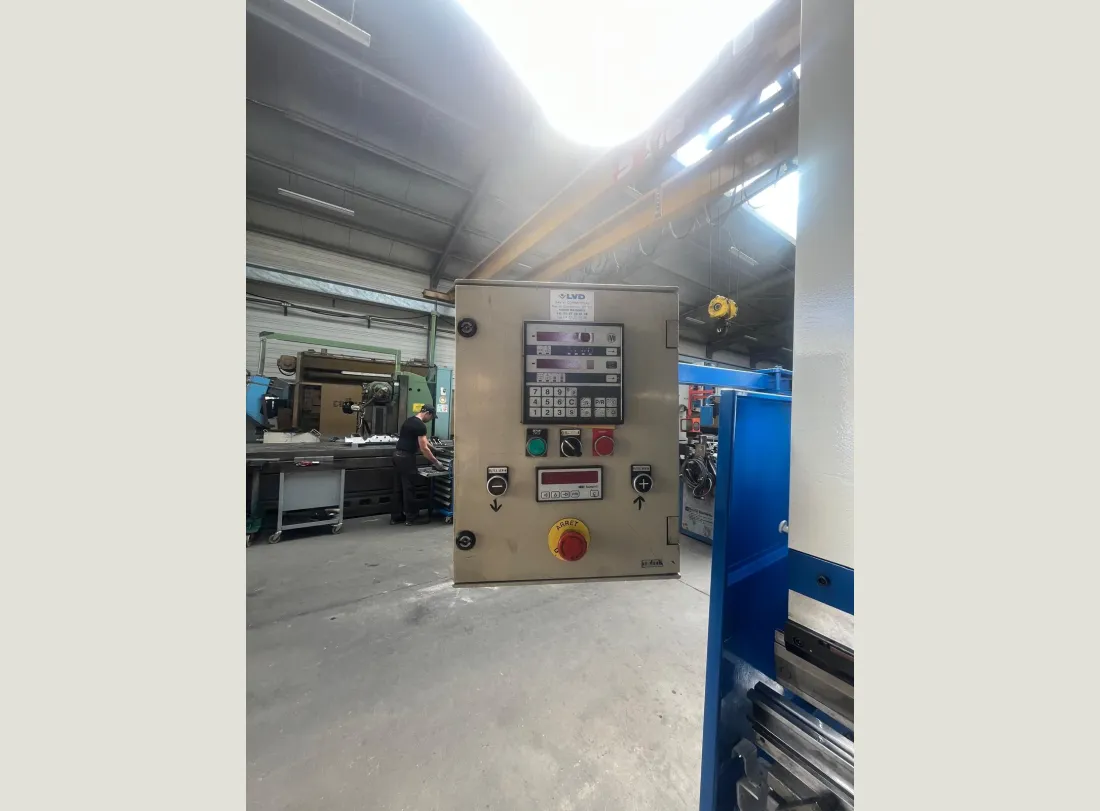 Presse plieuse LVD 4000 x 200T 5