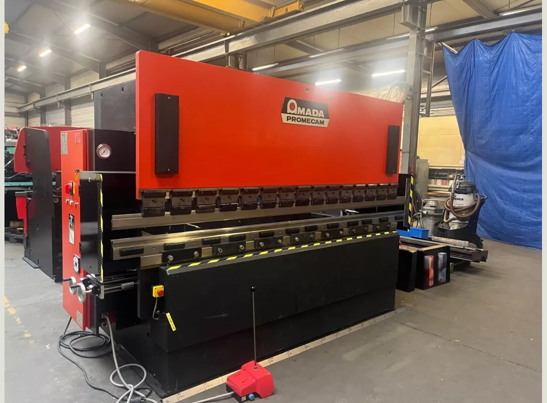 Presse Plieuse AMADA PROMECAM 3000 x 100T 1