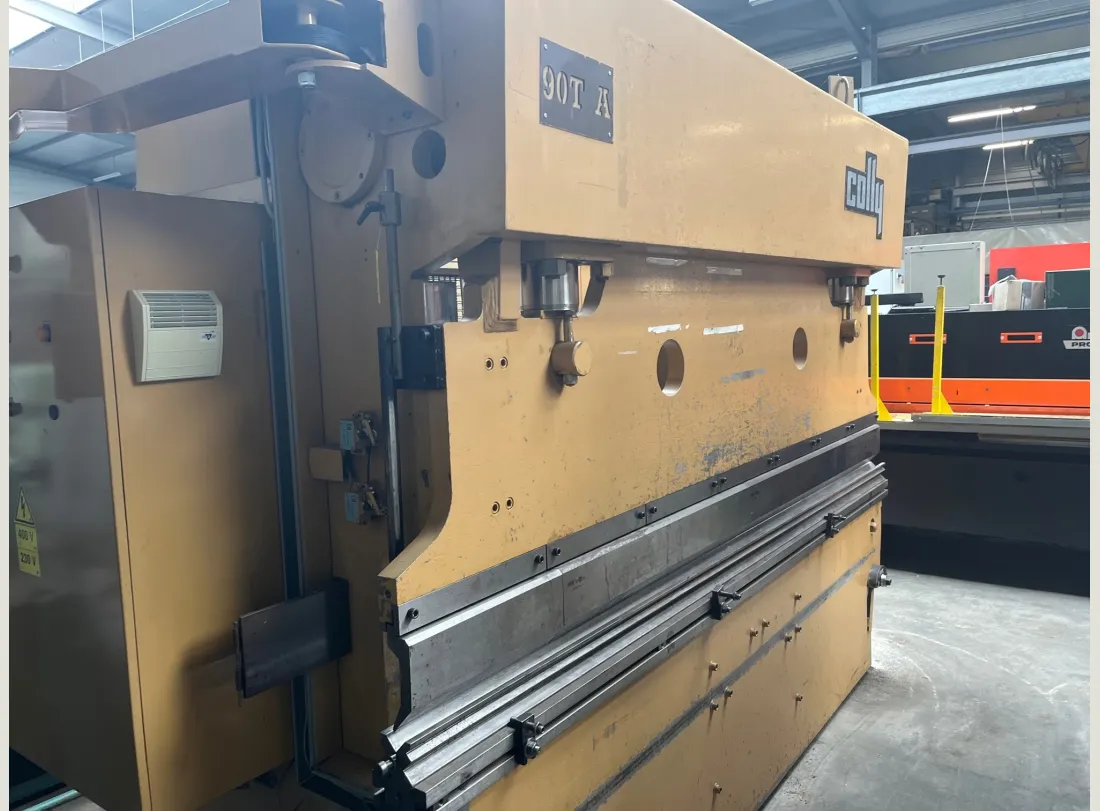 Presse Plieuse COLLY 3000 x 90T 2