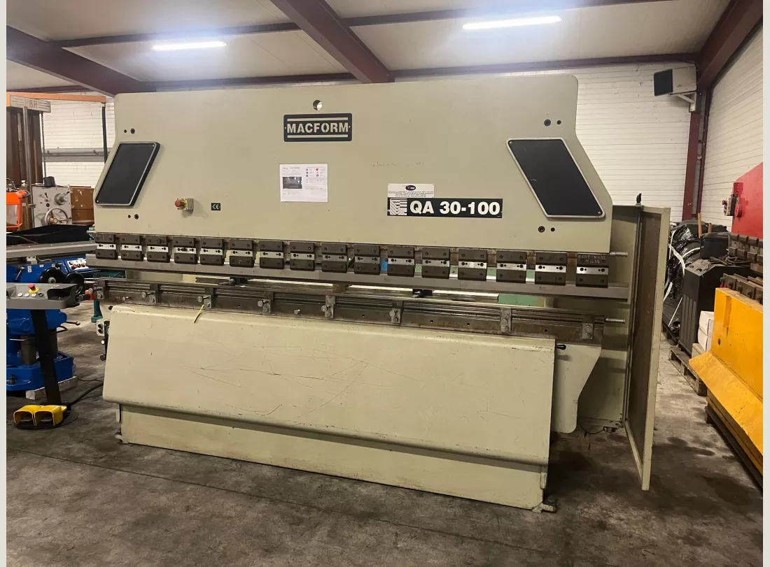 Presse Plieuse MACFORM QA 30-100 1