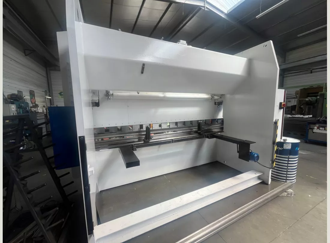 Presse plieuse LVD 4000 x 200T 3