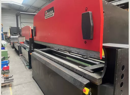 Presse plieuse AMADA PROMECAM ITS 3000 x 125T