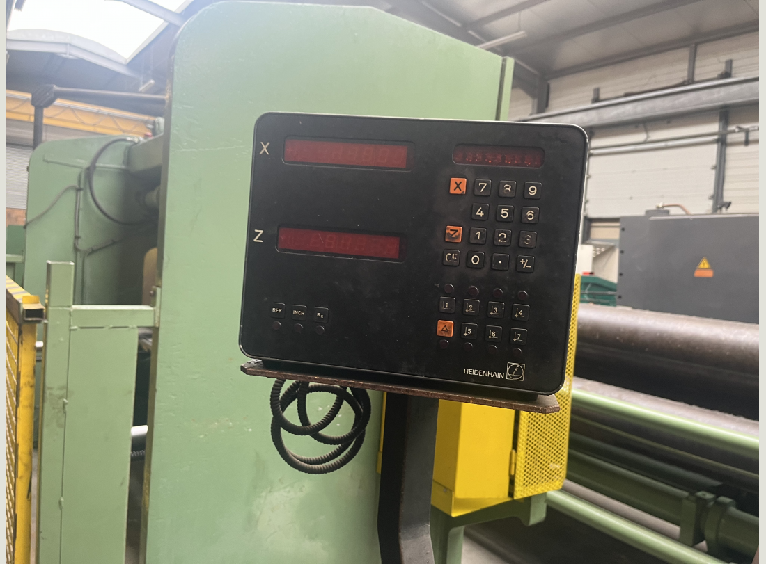 Tour CAZENEUVE HB 575 x 1500 3