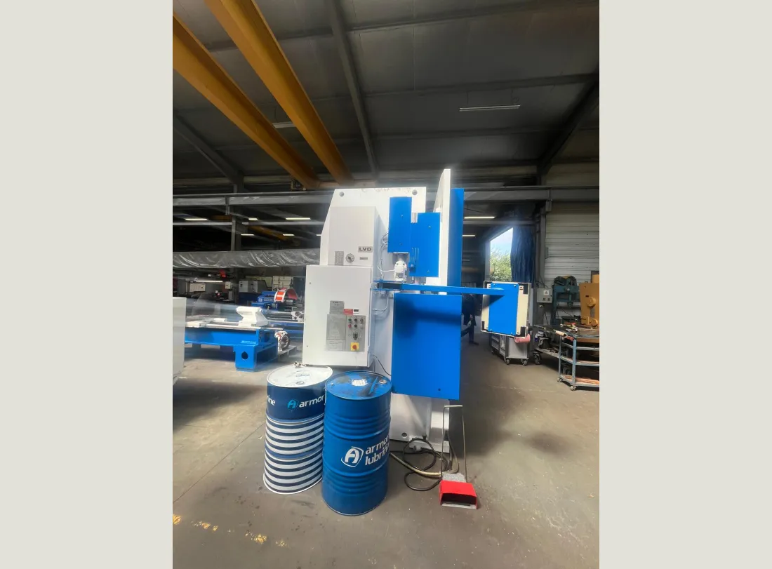 Presse plieuse LVD 4000 x 200T 4