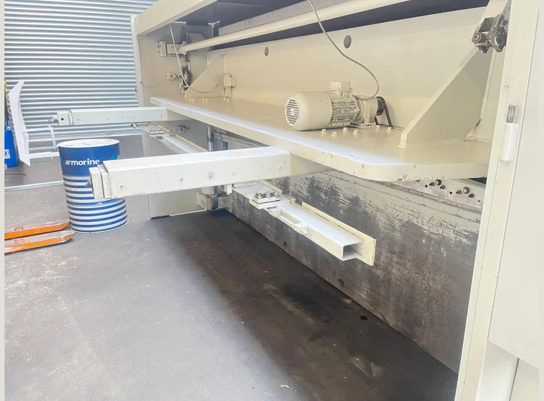 Cisaille LVD 3000 x 10 5