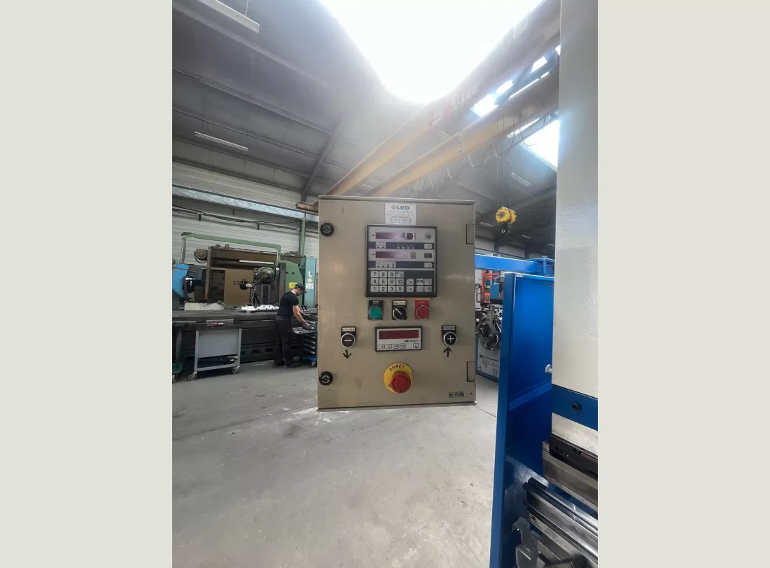 Presse plieuse LVD 4000 x 200T 5