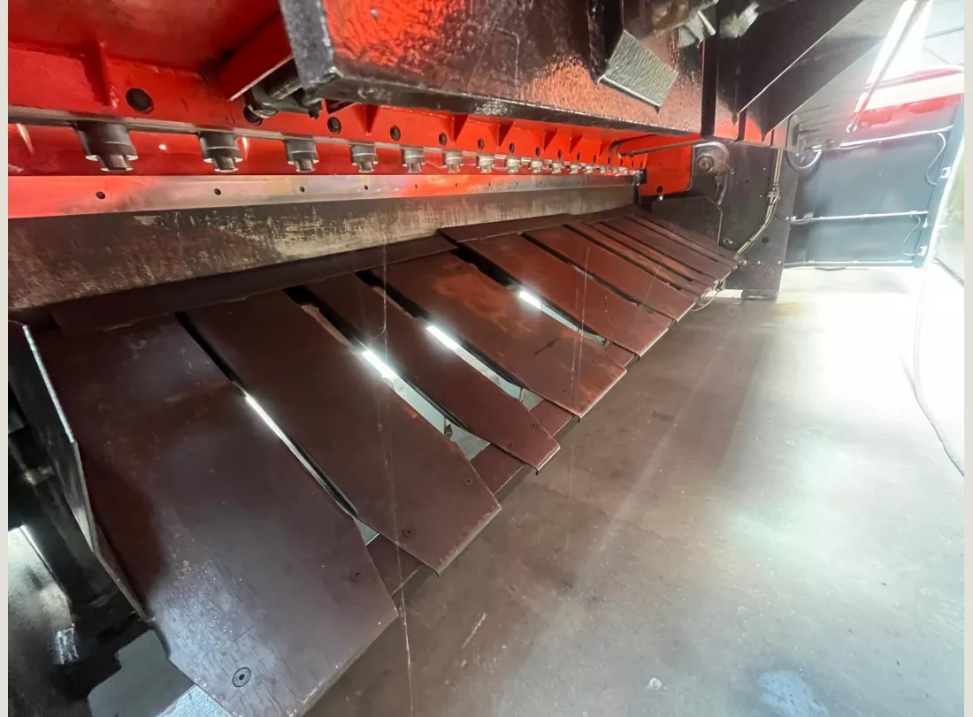 Cisaille AMADA PROMECAM GP1230 5