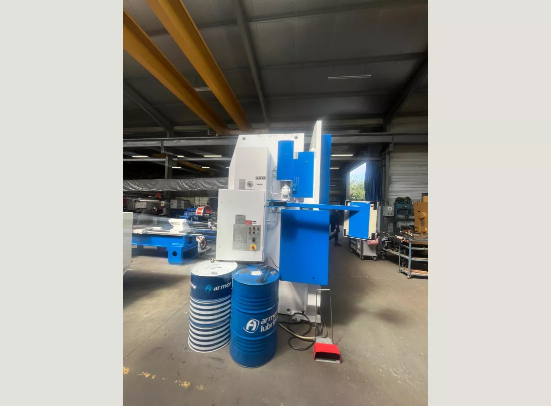 Presse plieuse LVD 4000 x 200T 4